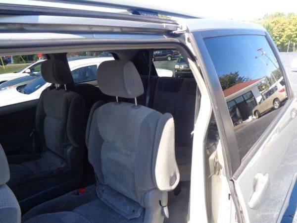 2007 Toyota Sienna CE FWD 7-Passenger ( Buy Here Pay Here ) for sale in High Point, NC – photo 9