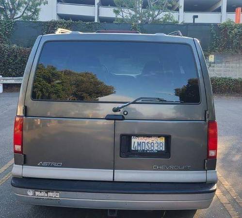 2000 Chevrolet Chevy Astro Passenger Minivan 3D - FREE CARFAX ON... for sale in Los Angeles, CA – photo 6