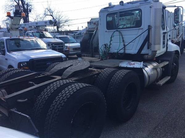 2007 Mack VISION 613 CXN TANDEM AXLE - cars & trucks - by dealer -... for sale in Massapequa Park, NY – photo 6