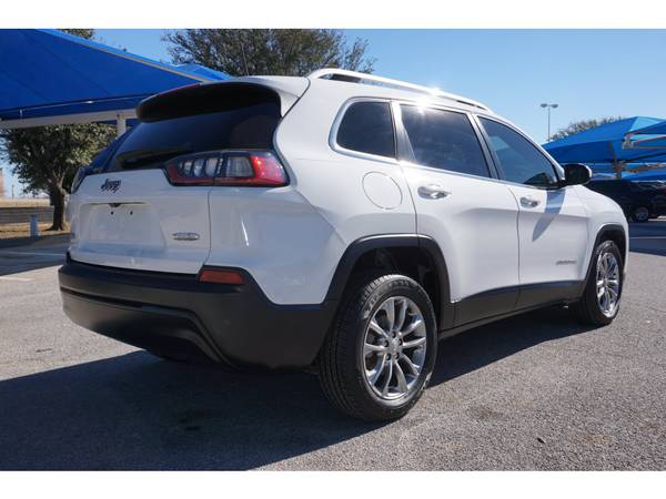 2019 Jeep Cherokee Latitude Plus - - by dealer for sale in Denton, TX – photo 4