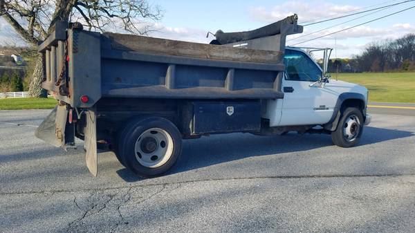 2001 Chevrolet 3500 HD Dump Truck - cars & trucks - by owner -... for sale in Woodbine, WV – photo 4
