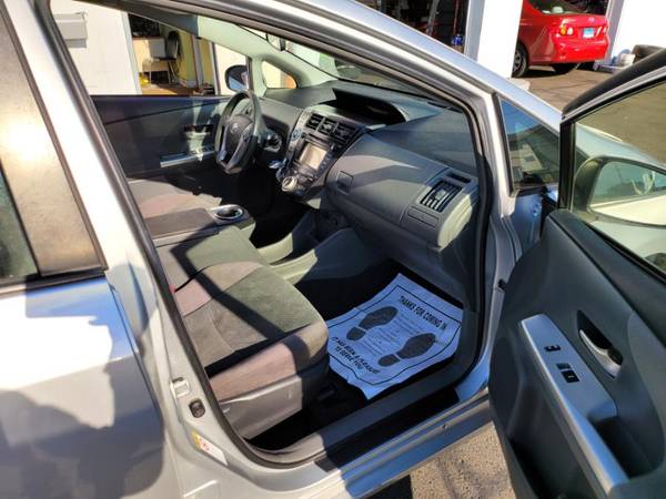 Wow! A 2012 Toyota Prius v with 167,800 Miles-Hartford - cars &... for sale in West Haven, CT – photo 11
