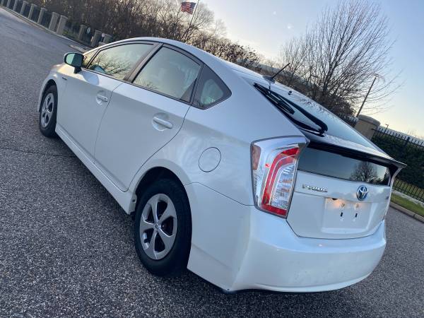 2014 Toyota Prius with Leather - cars & trucks - by owner - vehicle... for sale in Riverton, NJ – photo 5