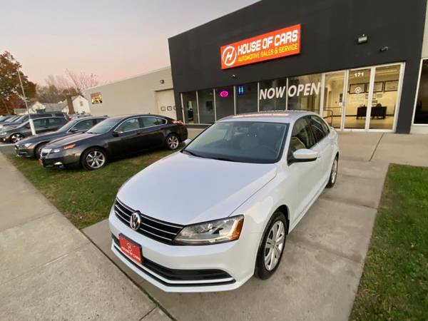 Look What Just Came In! A 2017 Volkswagen Jetta with only for sale in Meriden, CT – photo 20