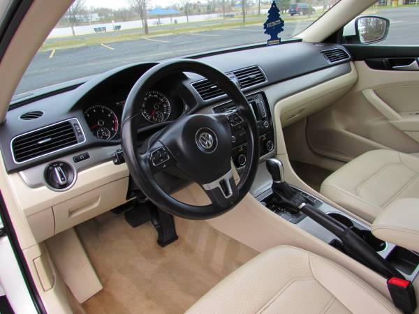 2014 Volkswagen Passat 1.8T SE w/ Navigation - CLEAN! - cars &... for sale in Jenison, MI – photo 15