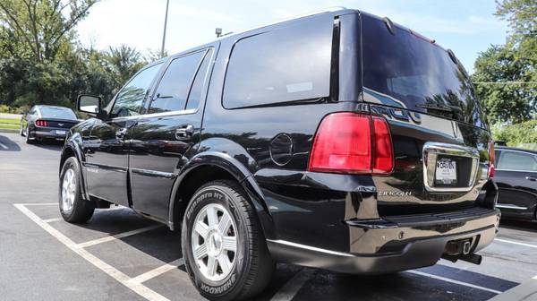 2005 *Lincoln* *Navigator* *4dr 4WD Ultimate* for sale in Oak Forest, IL – photo 6