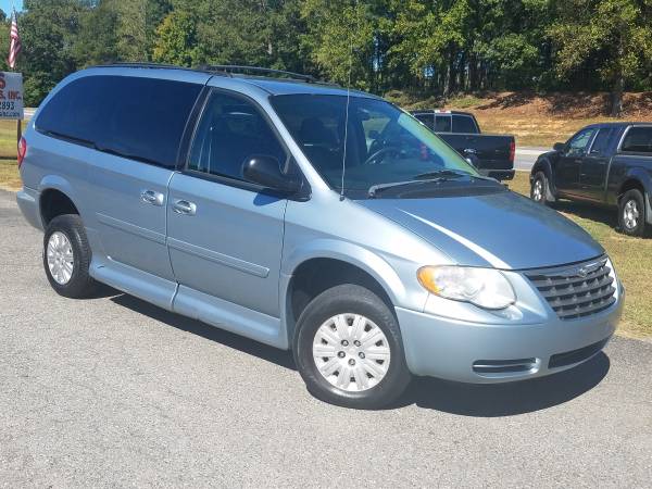 WHEELCHAIR ACCESSIBLE AUTO SIDE ENTRY VAN ONLY 48K for sale in Shelby, NC – photo 15