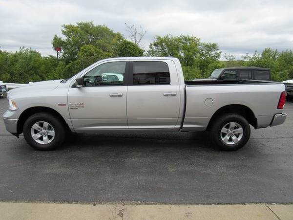 2019 Ram 1500 Classic 4WD 4D Crew Cab / Truck SLT for sale in Waterloo, IA – photo 8