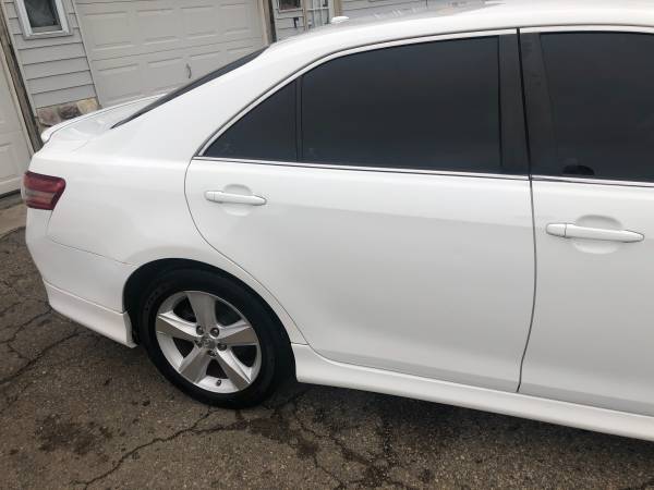 2011 Toyota Camry SE 4 door *CLEAN* DRIVES GREAT! SHARP! - cars &... for sale in Grand Ledge, MI – photo 11