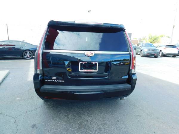 2017 CADILLAC ESCALADE LUXURY**LIKE NEW**MUST SEE**FINANCING... for sale in redford, MI – photo 6