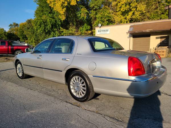 2003 Lincoln Town Car Executive L ONLY 101K WARRANTY AVAILABLE -... for sale in HARRISBURG, PA – photo 3