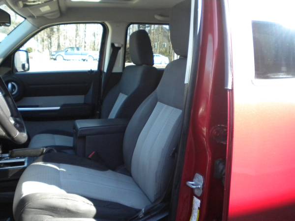 Dodge Nitro SLT Sunroof 4X4 New Tires NICE 1 Year Warranty for sale in Hampstead, NH – photo 20