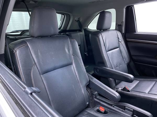 2014 Toyota Highlander Limited Sport Utility 4D suv Black - FINANCE... for sale in Arlington, District Of Columbia – photo 19