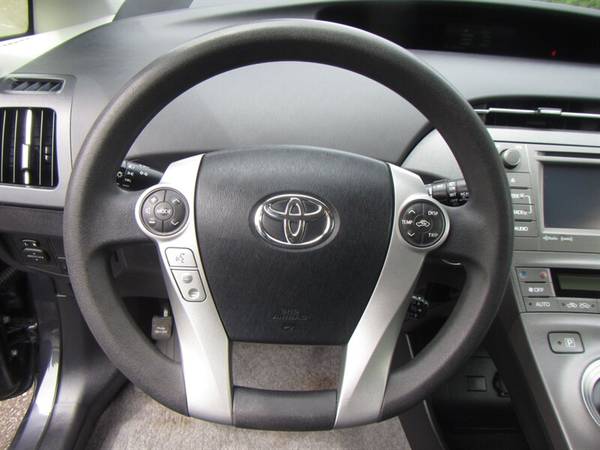 2015 Toyota Prius Three - - by dealer - vehicle for sale in Shoreline, WA – photo 17