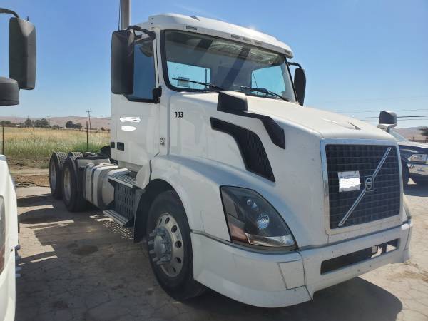VOLVO VNL 2014 130k miles for sale in Brentwood, CA – photo 2