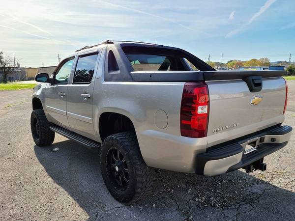 Lifted CHEVY AVALANCHE Only 100k miles - - by dealer for sale in Owens Cross Roads, AL – photo 7