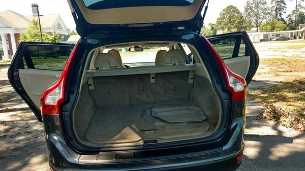 2011 VOLVO XC60 T6 AWD, LIKE BRAND NEW, BELOW BOOK VALUE for sale in Summerville , SC – photo 6