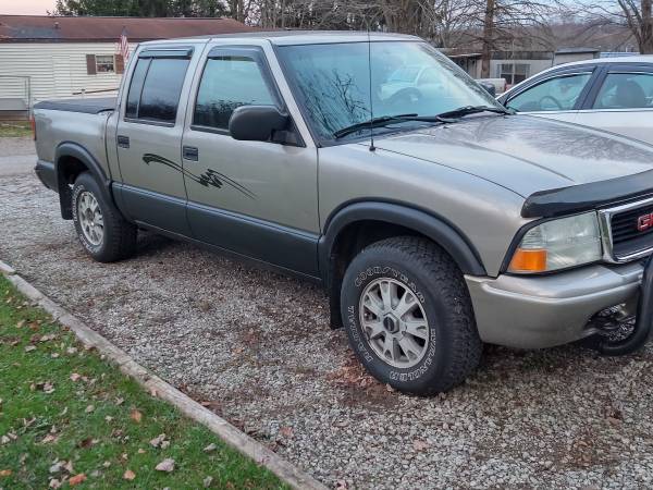 2004 GMC Sonoma ZR5 4WD CREW CAB For Sale - cars & trucks - by owner... for sale in Saegertown, PA – photo 3