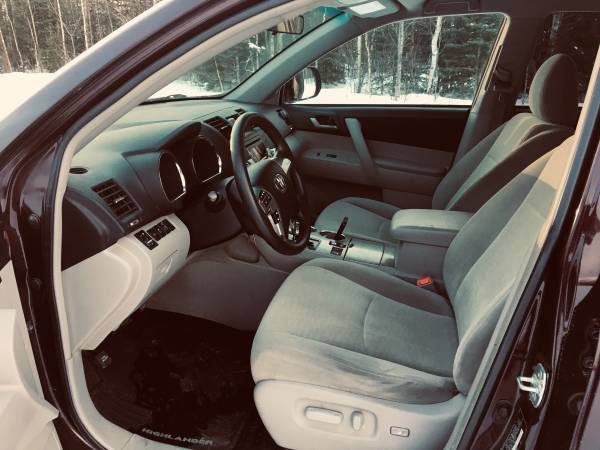 2012 TOYOTA HIGHLANDER - cars & trucks - by owner - vehicle... for sale in Fort Greely, AK – photo 5
