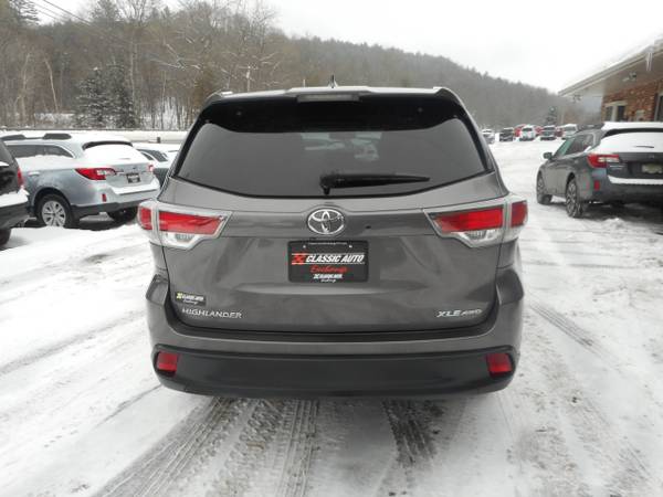 2015 Toyota Highlander XLE AWD V6/THIRD ROW SEATING for sale in Cass Lake, VT – photo 4