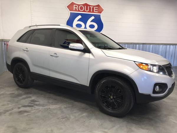 2013 KIA SORENTO LX!! BLACKED OUT WHEELS! UVO! BLUETOOTH! BACKUP CAM!! for sale in Norman, OK