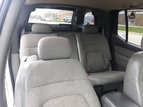 2004 GMC envoy xuv special edition 4x4 v6 - cars & trucks - by owner... for sale in Chicago, IL – photo 17