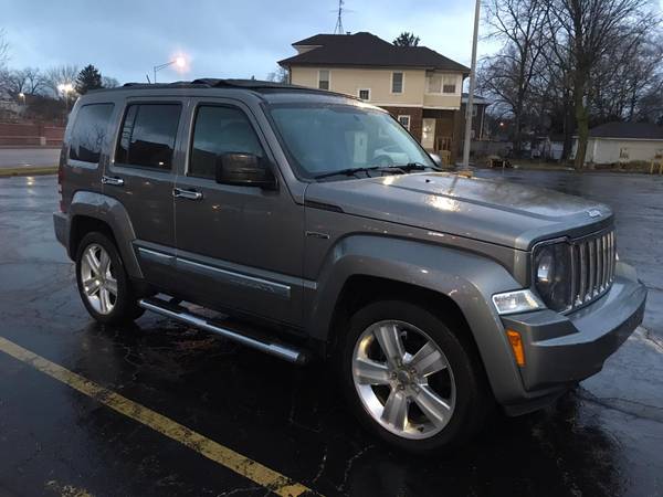 2012 JEEP LIBERTY - cars & trucks - by dealer - vehicle automotive... for sale in Kenosha, WI – photo 4