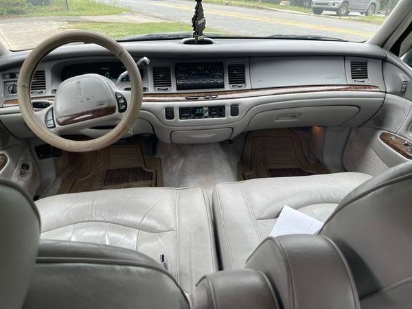 1995 Lincoln Town Car Executive - - by dealer for sale in Stone Mountain, GA – photo 19