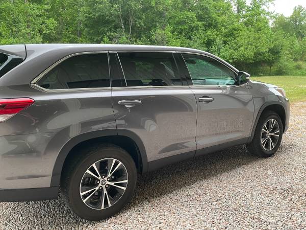 2019 Toyota Highlander LE for sale in Clayton, NC – photo 3