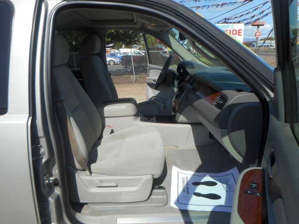 2007 GMC YUKON SLE 4X4 THIRD ROW SEATING *NEW TIRES* NICE for sale in Anderson, CA – photo 16