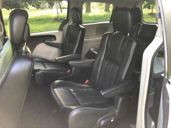 2012 Chrysler Town and Country Fully Loaded Leather-DVD-3RD ROW 7-Pass for sale in Brooklyn, NY – photo 13