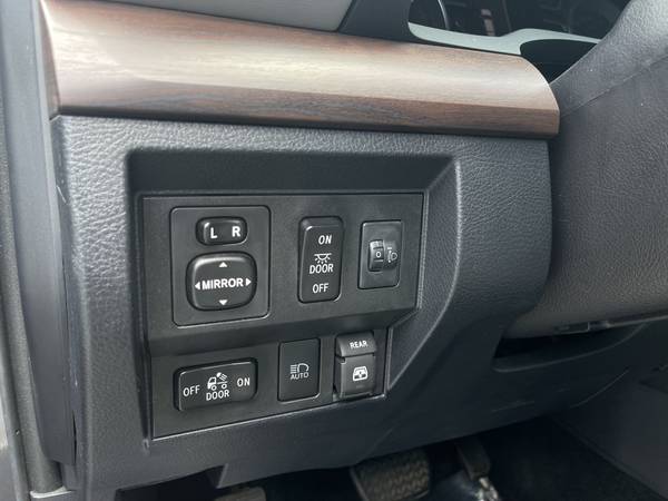 2018 Toyota Tundra Limited CrewMax 4x4 5 7L 1 owner Like new FL for sale in Longwood , FL – photo 10