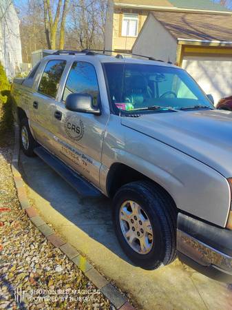2004 CHEVY AVALANCHE 2500 - SERIOUS OFFERS ONLY! - cars & trucks -... for sale in Des Moines, IA – photo 3