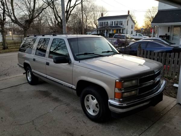 1999 Chevrolet Suburban - cars & trucks - by owner - vehicle... for sale in Trenton, OH – photo 2