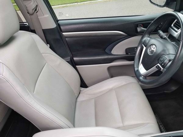 2017 Toyota Highlander LIMITED Platinum, Third Row Seat, Like NEW! -... for sale in Jacksonville, FL – photo 12