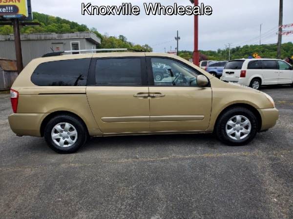2009 Kia Sedona LX 4dr Mini Van LWB - - by dealer for sale in Knoxville, TN – photo 2