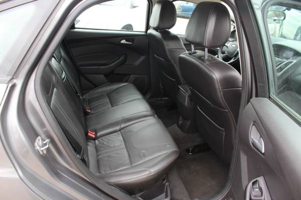 2013 Ford Focus SE - cars & trucks - by dealer - vehicle automotive... for sale in Crest Hill, IL – photo 17