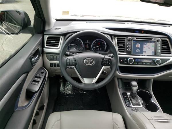 2016 Toyota Highlander XLE V6 suv Predawn Gray Mica for sale in Fayetteville, AR – photo 5