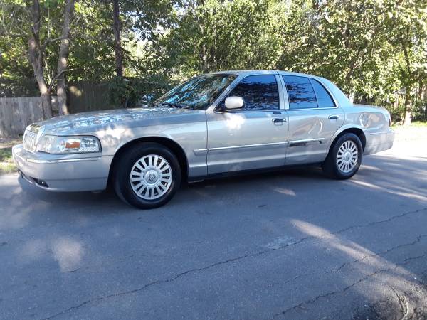 2008 Grand Marquis Low Miles Very Clean - cars & trucks - by owner -... for sale in League City, TX – photo 8