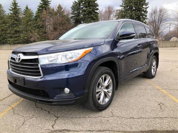 2015 Toyota Highlander XLE - SUV - - by dealer for sale in Waterford, MI – photo 14