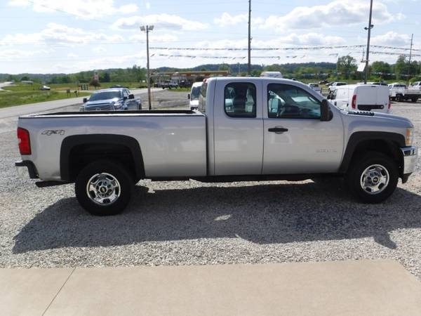2011 Chevrolet Silverado 2500HD 4WD Ext Cab 158 2 Work Truck - cars for sale in Wheelersburg, KY – photo 2