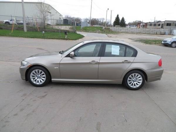 2009 BMW 3 Series 4dr Sdn 328i RWD SULEV 109, 000 miles 6, 500 - cars for sale in Waterloo, IA – photo 3