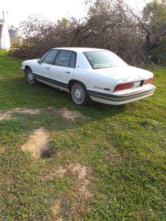 1994 Buick Park Avenue - cars & trucks - by owner - vehicle... for sale in Belle Plaine, IA – photo 2