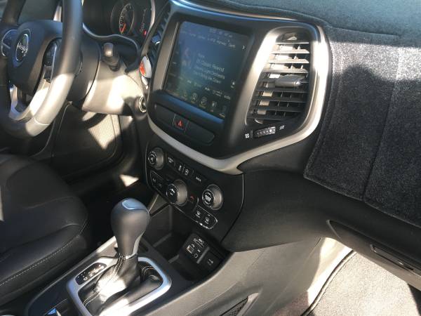 2018 Jeep Cherokee Latitude + plus Like Brand NEW Only 11000 Miles -... for sale in Scottsdale, AZ – photo 10