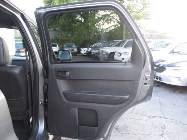 2009 ford Escape XLT 4WD, Leather inside - - by for sale in Roanoke, VA – photo 17