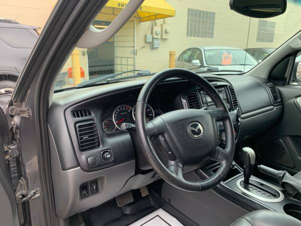 2005 Mazda Tribute S 4WD. WARRANTY!! Leather!! Sunroof!! Power Seats!! for sale in Cleveland, OH – photo 12