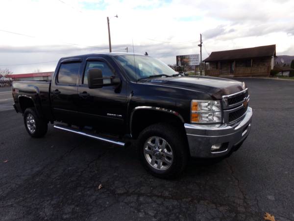 2011 chevy 2500hd crew cab LT 6.0 V8 4x4 - cars & trucks - by dealer... for sale in selinsgrove,pa, PA – photo 3