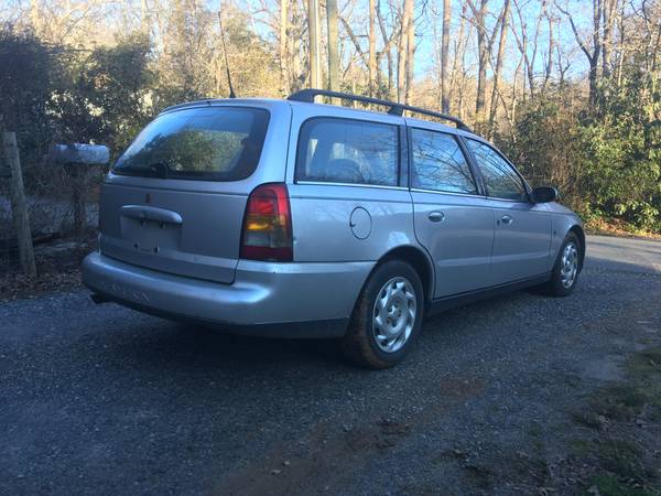 2001 Saturn LW200 Manual Wagon, great MPG! for sale in Black Mountain , NC – photo 3