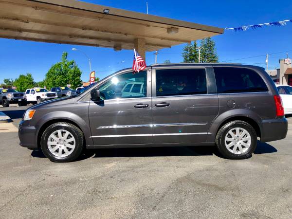 ** 2016 CHRYSLER TOWN AND COUNTRY ** PRICE DROP for sale in Anderson, CA – photo 5