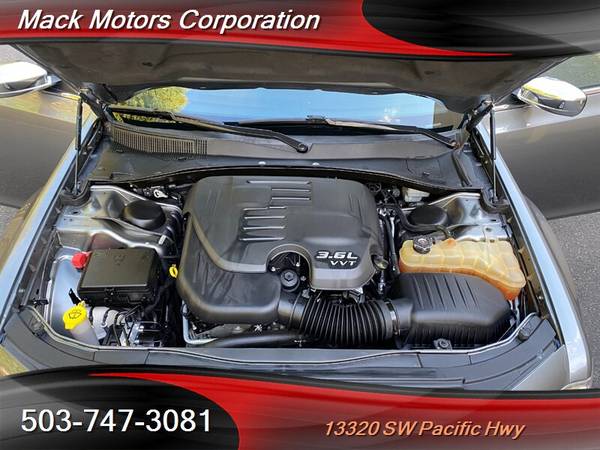 2012 Chrysler 300 Limited Pano Roof Navi Back-Up Camera 31MPG - cars for sale in Tigard, OR – photo 17